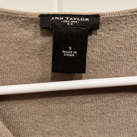 Ann Taylor Cowl Neck Long Sleeve Size S - Picture 3 of 3